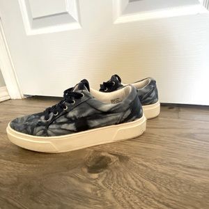 Arizona Blue Tie-Dye Sneakers Size 9.5